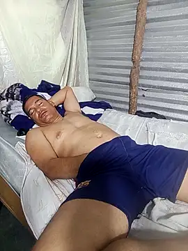 Snapshot of Franklin111230 chatting on December 15, 2025, 11:49 am Franklin111230 online show from December 15, 2025, 11:49 am