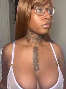 Snapshot of MistiSavannah chatting on November 5, 2025, 4:32 pm MistiSavannah online show from November 5, 2025, 4:32 pm