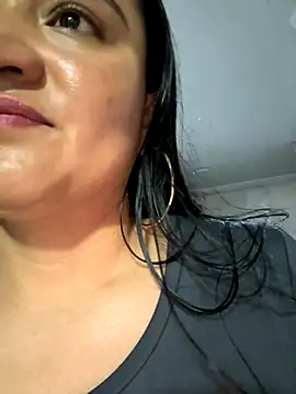 Snapshot of Rouse69_ chatting on November 25, 2025, 6:36 am Rouse69 online show from November 25, 2025, 6:36 am