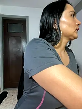 Snapshot of Rouse69_ chatting on November 23, 2025, 7:40 am Rouse69 online show from November 23, 2025, 7:40 am