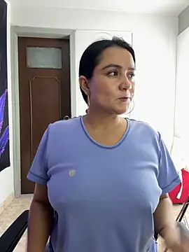 Snapshot of Rouse69_ chatting on October 31, 2025, 11:07 am Rouse69 online show from October 31, 2025, 11:07 am