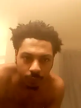 Snapshot of Yungandhungd chatting on September 20, 2025, 10:59 pm Yungandhungd online show from September 20, 2025, 10:59 pm