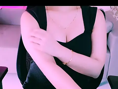 Snapshot of My_Rose chatting on December 1, 2025, 2:51 pm My Rose online show from December 1, 2025, 2:51 pm