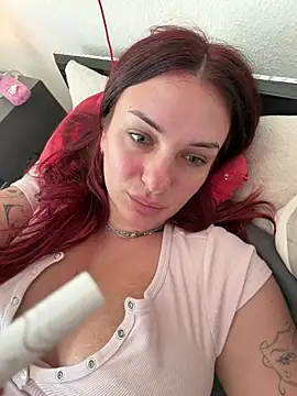 Snapshot of OliviaaFischer chatting on July 26, 2026, 7:59 am OliviaaFischer online show from July 26, 2026, 7:59 am