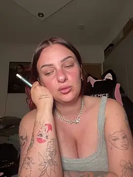 Snapshot of OliviaaFischer chatting on June 21, 2026, 9:42 pm OliviaaFischer online show from June 21, 2026, 9:42 pm