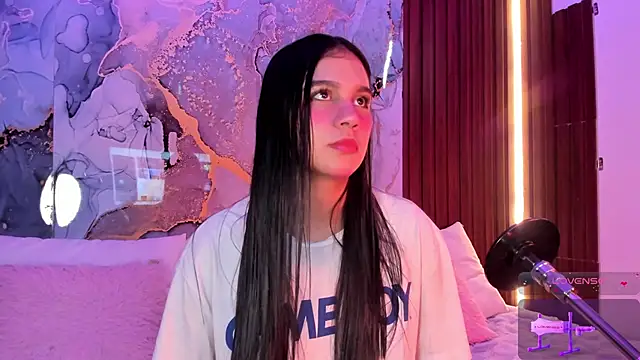 Emmiicute online show from October 16, 2025, 1:30 pm