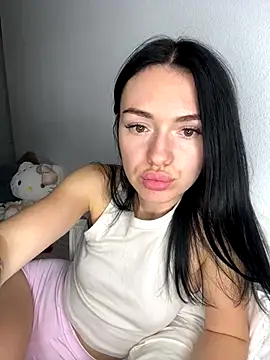 Snapshot of karrr__aaa chatting on October 13, 2025, 8:21 pm karrr aaa online show from October 13, 2025, 8:21 pm