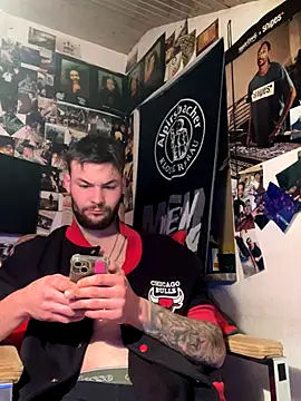 Snapshot of Mexxwell69 chatting on October 30, 2025, 11:23 pm Mexxwell69 online show from October 30, 2025, 11:23 pm