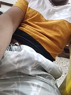 Snapshot of COme8989 chatting on December 15, 2025, 3:29 pm COme8989 online show from December 15, 2025, 3:29 pm