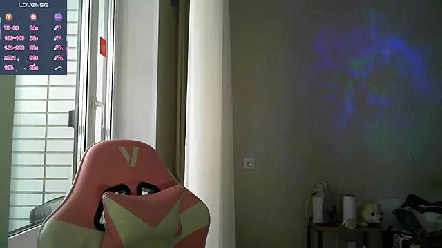 Snapshot of eskatmi chatting on November 26, 2025, 3:39 am eskatmi online show from November 26, 2025, 3:39 am