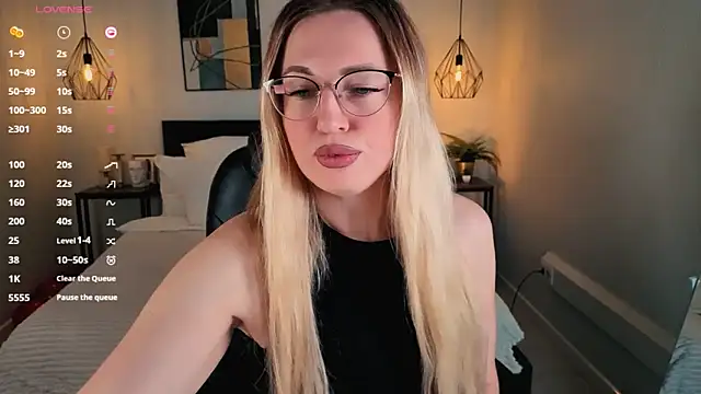 Lexi terele online show from October 10, 2025, 6:47 am