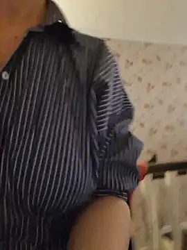 merlyn4 online show from November 12, 2025, 7:45 am