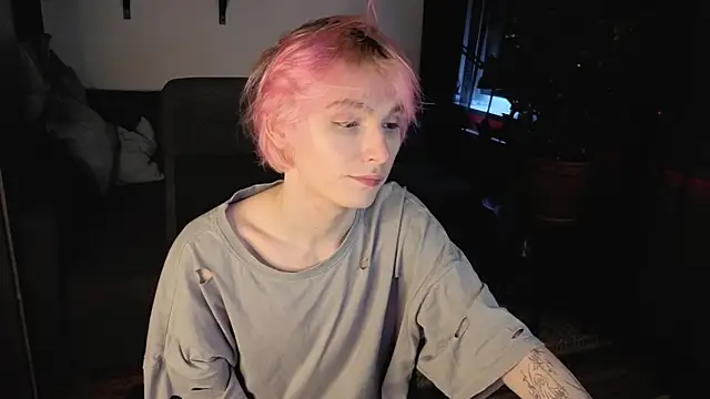 Your avatar online show from February 1, 2026, 7:34 pm