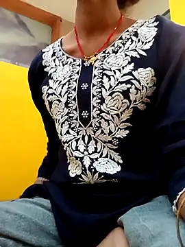 Snapshot of priyastrip314 chatting on October 8, 2025, 8:38 am priyastrip314 online show from October 8, 2025, 8:38 am