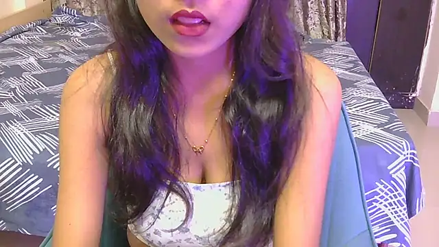 Snapshot of hoty-priya chatting on July 1, 2026, 4:46 am hoty-priya online show from July 1, 2026, 4:46 am