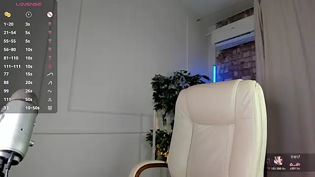 Snapshot of Blessed_Molly chatting on March 31, 2026, 7:10 am Blessed Molly online show from March 31, 2026, 7:10 am