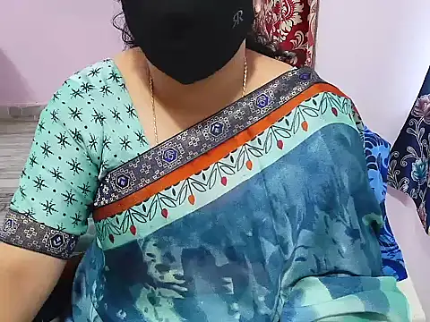 Snapshot of jannu6482 chatting on October 17, 2025, 9:45 am jannu6482 online show from October 17, 2025, 9:45 am