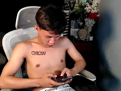 Snapshot of naughtyboyloy_0 chatting on March 26, 2026, 5:11 pm naughtyboyloy 0 online show from March 26, 2026, 5:11 pm