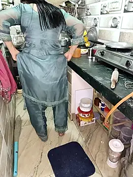 Snapshot of PRIYA_22 chatting on November 16, 2025, 6:12 pm PRIYA 22 online show from November 16, 2025, 6:12 pm