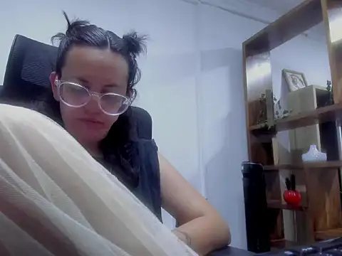 dalila macherano1 online show from November 11, 2025, 10:04 pm