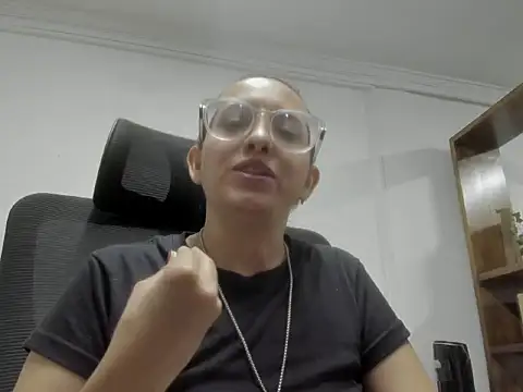 dalila macherano1 online show from October 24, 2025, 7:35 pm