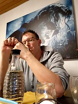 Snapshot of meshugger1 chatting on February 24, 2026, 12:11 am meshugger1 online show from February 24, 2026, 12:11 am