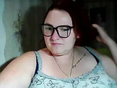 Snapshot of AngelQSky chatting on October 1, 2025, 4:44 pm AngelQSky online show from October 1, 2025, 4:44 pm