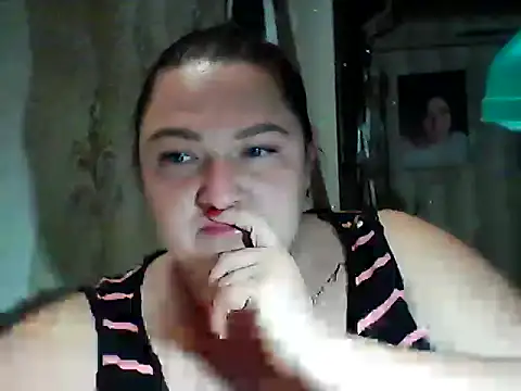 Snapshot of AngelQSky chatting on November 1, 2025, 8:57 pm AngelQSky online show from November 1, 2025, 8:57 pm