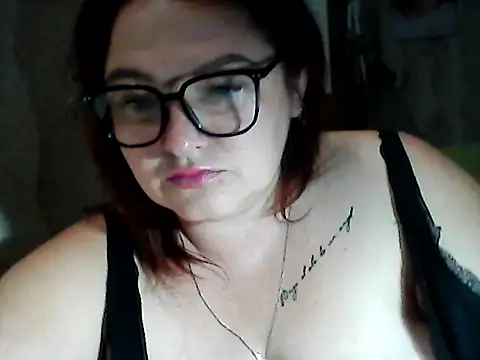 Snapshot of AngelQSky chatting on November 2, 2025, 9:20 pm AngelQSky online show from November 2, 2025, 9:20 pm