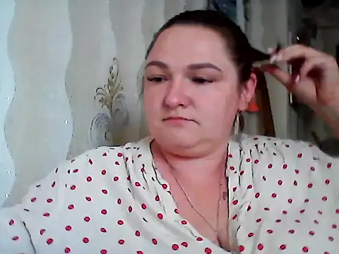 Snapshot of AngelQSky chatting on September 12, 2025, 1:55 pm AngelQSky online show from September 12, 2025, 1:55 pm