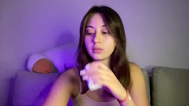 Snapshot of StellarAlice chatting on November 9, 2025, 7:51 pm StellarAlice online show from November 9, 2025, 7:51 pm