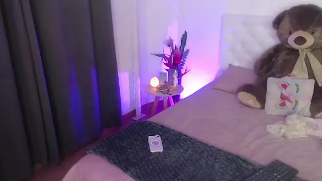 Snapshot of kylie444_ chatting on October 11, 2025, 10:00 pm kylie444 online show from October 11, 2025, 10:00 pm