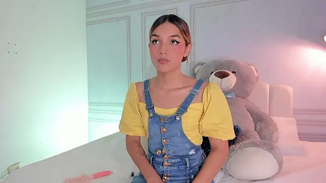 Doll Isa  online show from October 11, 2025, 7:26 pm