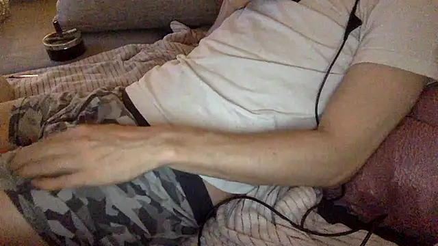 Breezydicksn online show from November 2, 2025, 6:35 pm