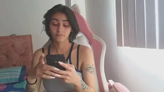 Crystal Star  online show from October 23, 2025, 7:34 pm