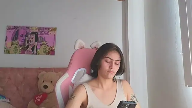 Crystal Star  online show from November 22, 2025, 3:00 pm