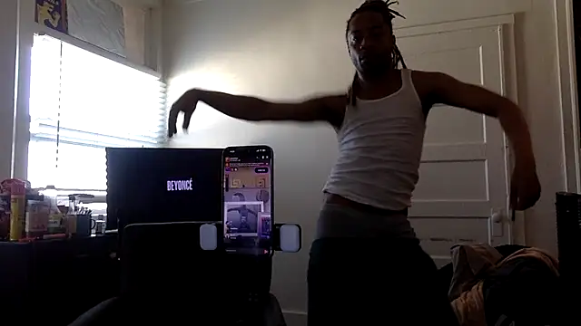 Snapshot of Diodre_Benyoon chatting on March 22, 2026, 11:28 pm Diodre Benyoon online show from March 22, 2026, 11:28 pm