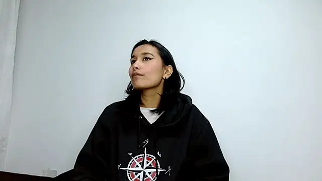 Snapshot of Gia_Lee chatting on October 9, 2025, 2:56 am Gia Lee online show from October 9, 2025, 2:56 am