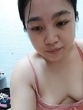 Snapshot of Minn-cute chatting on June 3, 2026, 2:01 am Minn-cute online show from June 3, 2026, 2:01 am