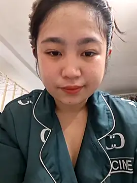 Snapshot of Minn-cute chatting on March 2, 2026, 3:07 am Minn-cute online show from March 2, 2026, 3:07 am