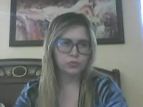 Snapshot of Crystal00Girl chatting on November 12, 2025, 10:13 pm Crystal00Girl online show from November 12, 2025, 10:13 pm