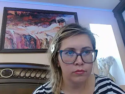 Snapshot of Crystal00Girl chatting on November 7, 2025, 7:51 pm Crystal00Girl online show from November 7, 2025, 7:51 pm