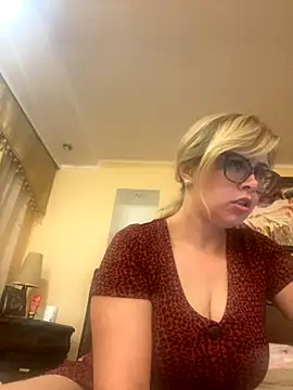 Snapshot of Crystal00Girl chatting on September 27, 2025, 8:48 pm Crystal00Girl online show from September 27, 2025, 8:48 pm