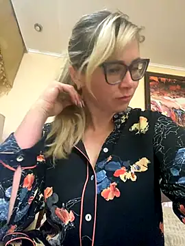 Snapshot of Crystal00Girl chatting on September 29, 2025, 8:36 pm Crystal00Girl online show from September 29, 2025, 8:36 pm