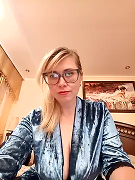 Snapshot of Crystal00Girl chatting on October 16, 2025, 9:12 pm Crystal00Girl online show from October 16, 2025, 9:12 pm