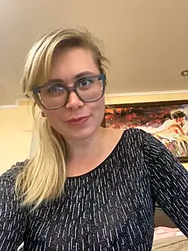 Snapshot of Crystal00Girl chatting on September 21, 2025, 8:25 pm Crystal00Girl online show from September 21, 2025, 8:25 pm