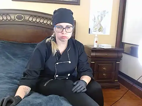 Snapshot of Crystal00Girl chatting on December 1, 2025, 11:00 am Crystal00Girl online show from December 1, 2025, 11:00 am