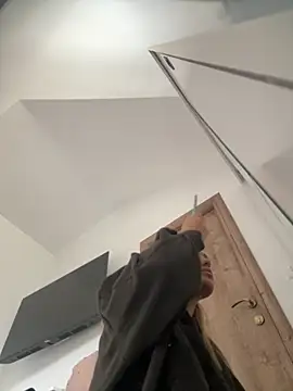 KayaAzur online show from November 8, 2025, 8:29 am