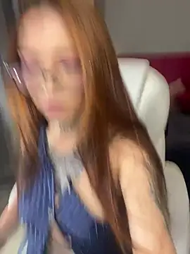 dreamleah  online show from August 8, 2026, 3:02 am