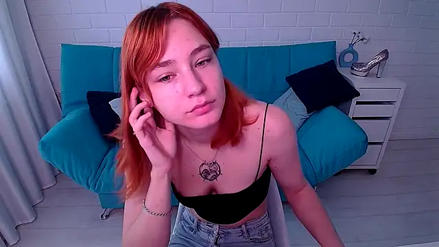 Snapshot of TinaCruyze chatting on October 2, 2025, 7:23 am TinaCruyze online show from October 2, 2025, 7:23 am